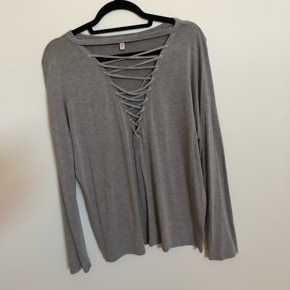 Long sleeve grey top